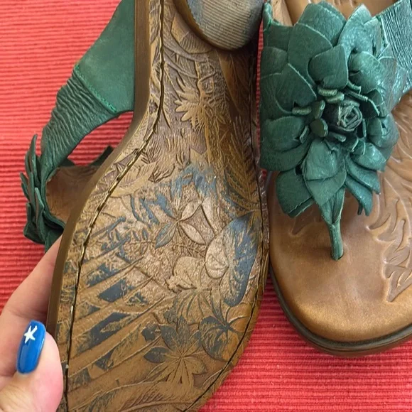 Born Green and Brown Floral Sandals size 8/39 - Picture 6 of 7